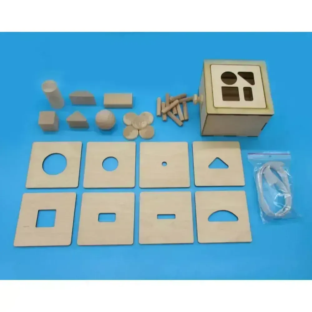 Vhazování do šuplíčku s 9 výměnnými vršky a mnoha dřevěnými předměty na vhazování